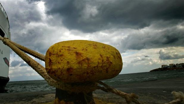 Προβλήματα στα λιμάνια λόγω των ισχυρών ανέμων – Ποια δρομολόγια δεν εκτελούνται