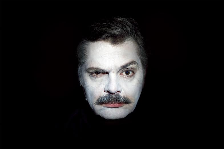 Ο Άλκις… ποζάρει στο enikos.gr