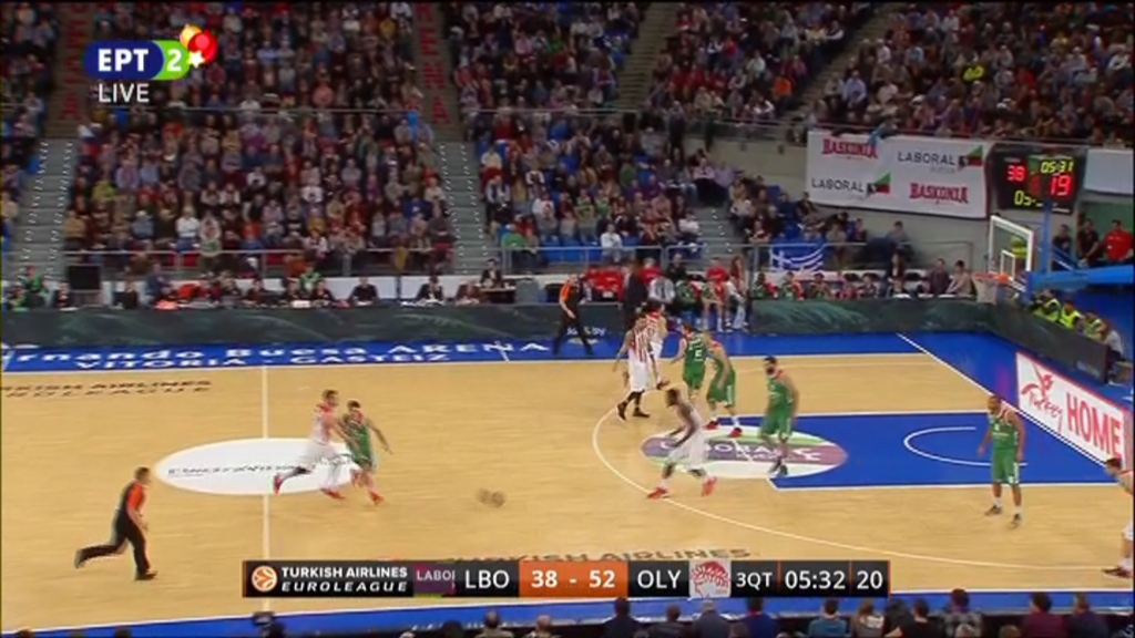 Λαμποράλ Κούτσα – Ολυμπιακός 56-62 (30′)