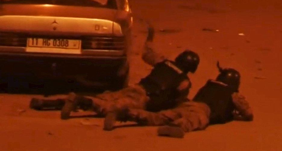 Ανταλλαγές πυρών απέναντι από το ξενοδοχείο στη Μπουρκίνα Φάσο