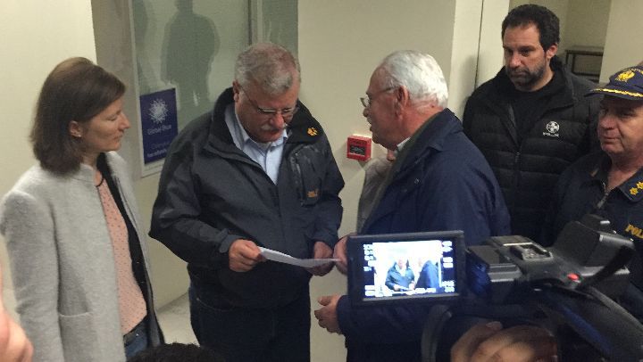 Με συγκέντρωση διαμαρτυρίας υποδέχθηκαν το κλιμάκιο της Fraport στο αεροδρόμιο των Χανίων – ΦΩΤΟ