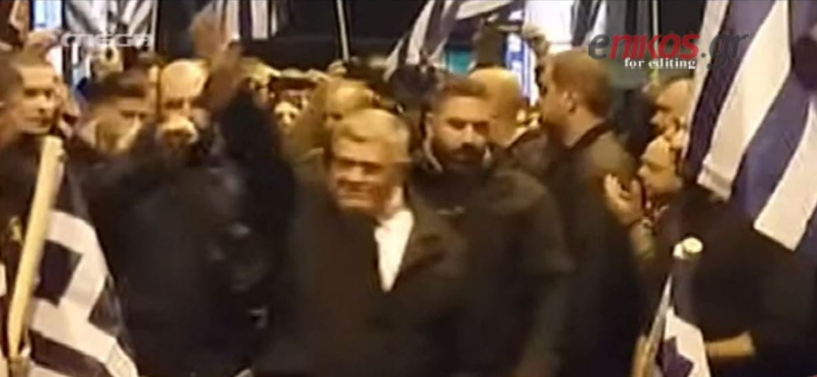 Προκαλεί πάλι ο Μιχαλολιάκος-Χαιρετά ναζιστικά στη συγκέντρωση της Χ.Α. – ΒΙΝΤΕΟ