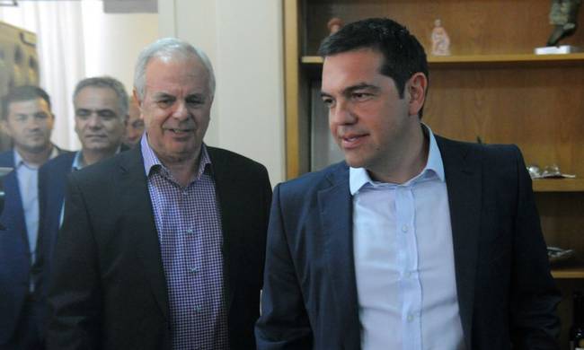 Συνάντηση του Πρωθυπουργού με την “Πρωτοβουλία Αγροτών” – Aντιδρούν τα άλλα μπλόκα – ΒΙΝΤΕΟ