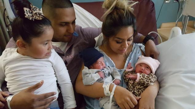 Δίδυμα με διαφορά ενός… έτους – ΦΩΤΟ