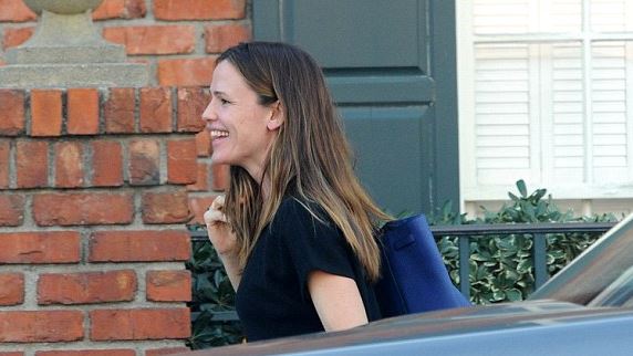 Ο μυστηριώδης άνδρας στο πλευρό της Τζένιφερ Γκάρνερ – ΦΩΤΟ