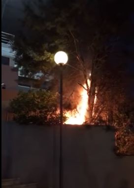 Φωτιά έξω από το Βελλίδειο – ΒΙΝΤΕΟ