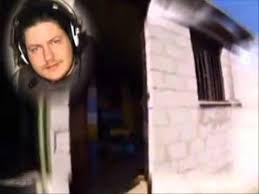 Ούτε λέξη δεν αντάλλαξε η μητέρα του Πολύζου με τους αστυνομικούς