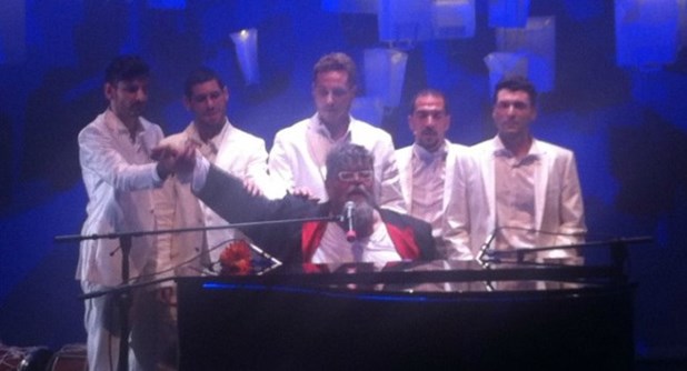 «Όλοι ένα» και στην παράταση!