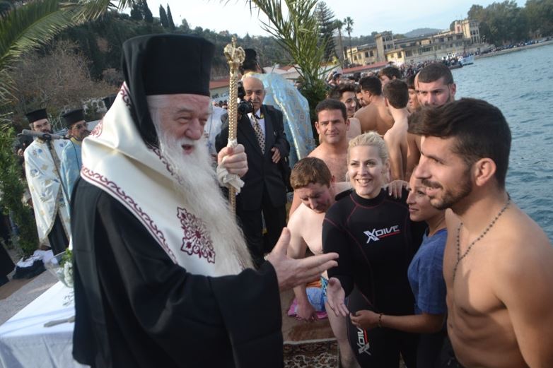 Αμβρόσιος: Παριστάνω τον τρελό για να ακουστεί η φωνή της εκκλησίας – ΦΩΤΟ