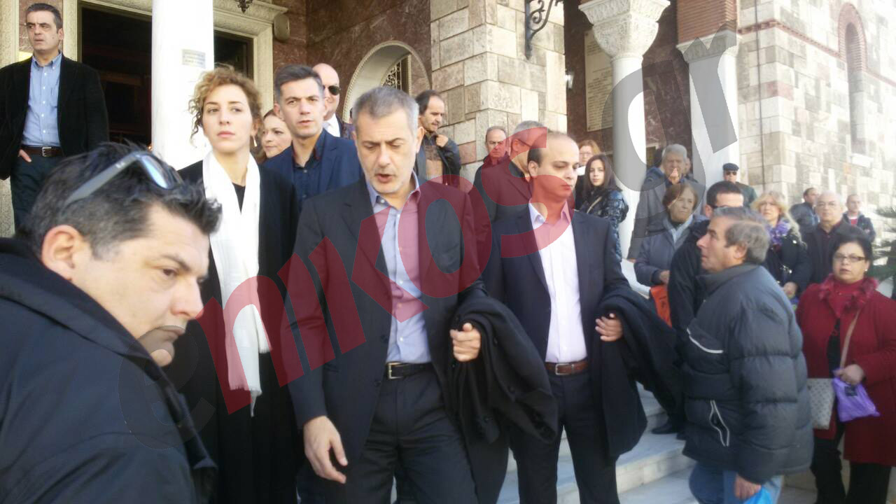 Στη Αγία Τριάδα ο δήμαρχος Πειραιά – ΦΩΤΟ