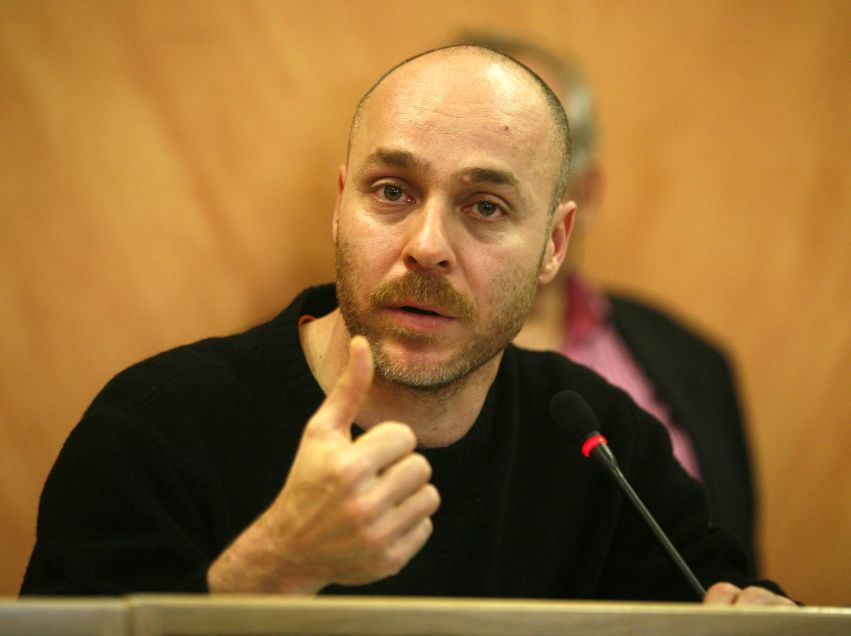 Η ερώτηση του Αμυρά για τη φωτογραφία του Καμμένου με τον… καρχαρία