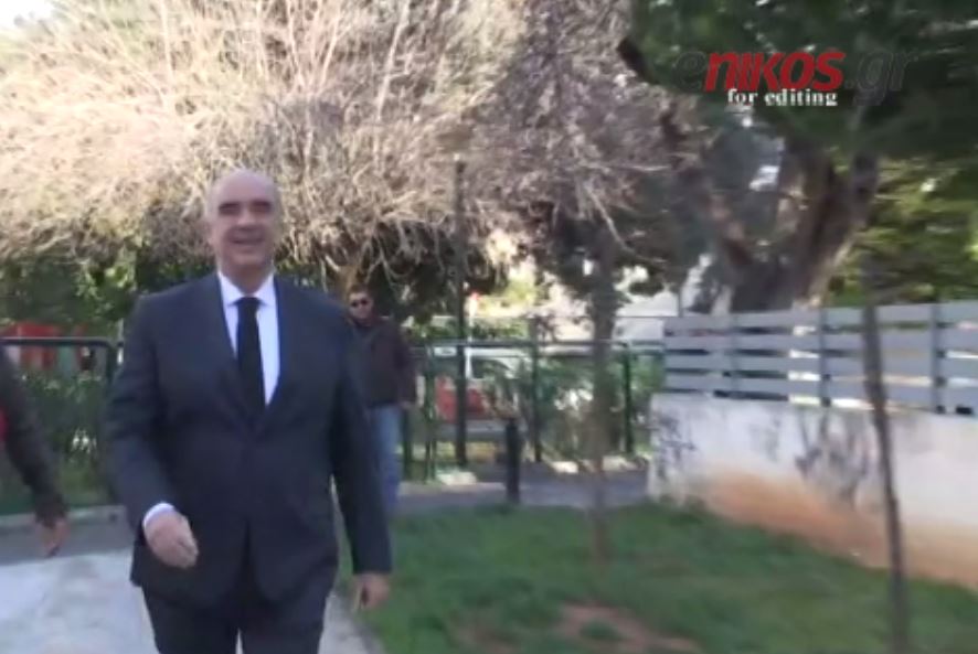 Χαμογελαστός ο Μεϊμαράκης αναχώρησε για τη Συγγρού – ΒΙΝΤΕΟ