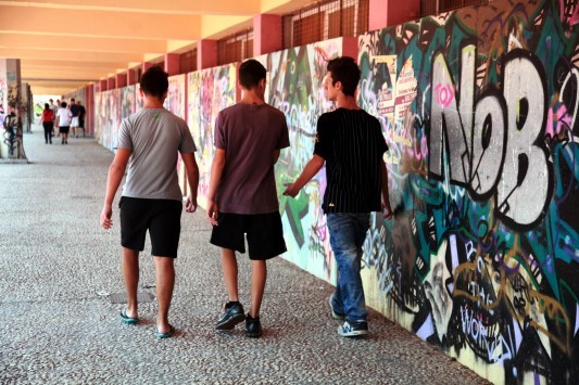 Δε σου αρέσουν οι φίλοι του παιδιού σου; Τι να κάνεις