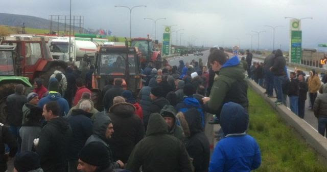 Ένταση στη Λαμία – Οι αγρότες έκλεισαν αιφνιδιαστικά την Εθνική