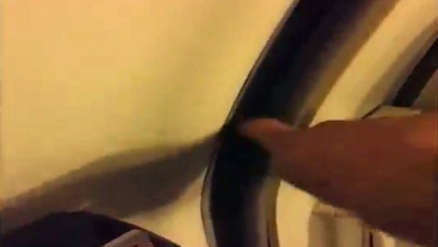 Τρόμος στα 10.000 πόδια – Boeing πετούσε με ανοιχτή πόρτα – ΒΙΝΤΕΟ