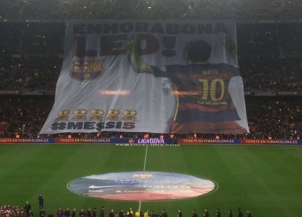 Υποδοχή με εντυπωσιακό κορεό για τον Μέσι – BINTEO