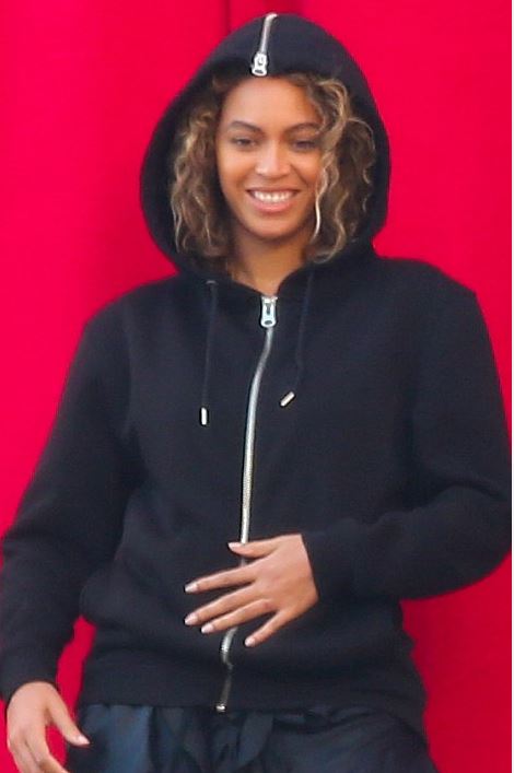 Φουντώνουν οι φήμες ότι είναι έγκυος η Μπιγιονσέ- Την ντούμπλαρε η σωσίας της – ΦΩΤΟ