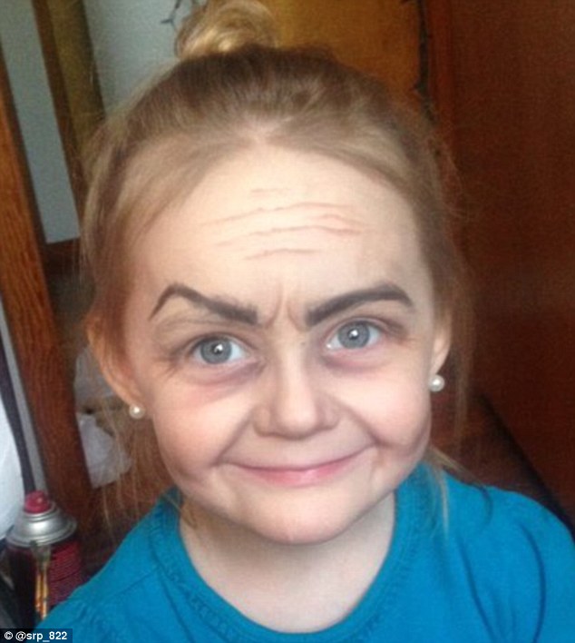 Θεία μετέτρεψε την 3 ετών ανιψιά της σε γιαγιά – ΦΩΤΟ