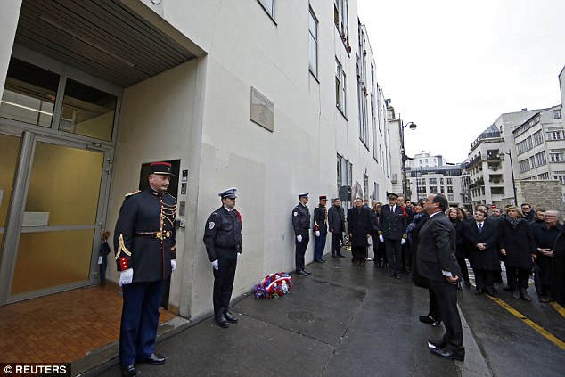 Με λάθος η τιμητική επιγραφή για τα θύματα του Charlie Hebdo – ΦΩΤΟ