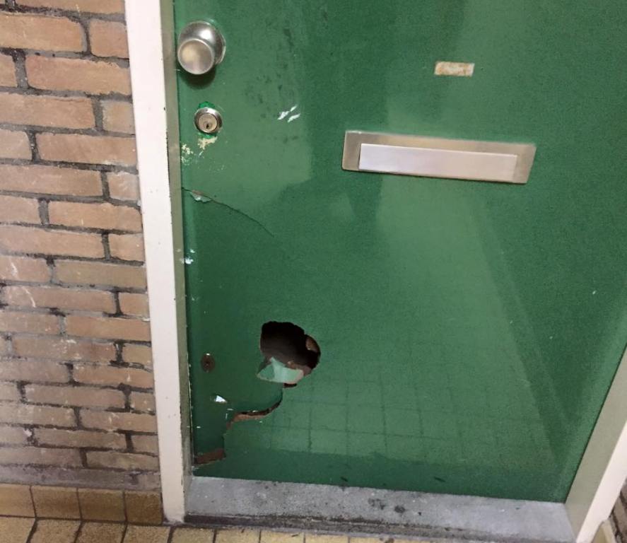 Αστυνομία εισέβαλε σε σπίτι, αλλά οι κραυγές έβγαιναν από…