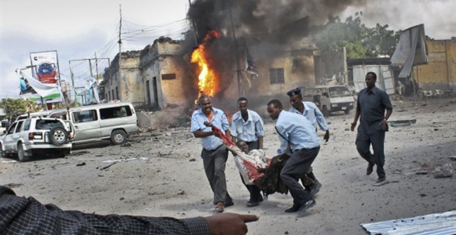 Σομαλία- Βομβιστής αυτοκτονίας σκότωσε τουλάχιστον 3 ανθρώπους σε εστιατόριο