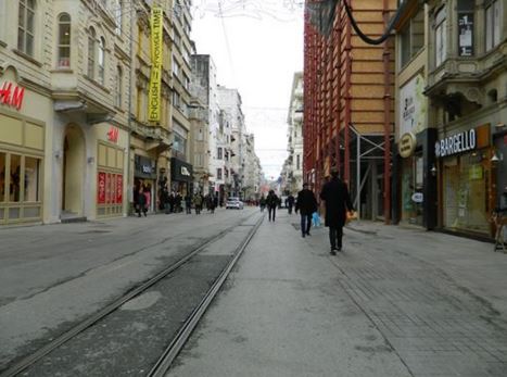 Έρημη η “Ερμού” της Κωνσταντινούπολης μετά την επίθεση – ΦΩΤΟ