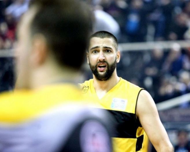 Εκκένωση των εξεδρών στο ντέρμπι ΠΑΟΚ – Αρης