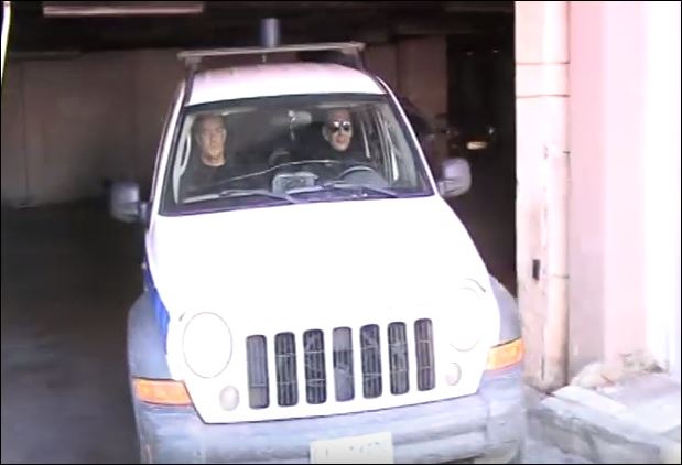 Νέα πλάνα από την έξοδο του φονιά από τα Δικαστήρια – ΒΙΝΤΕΟ