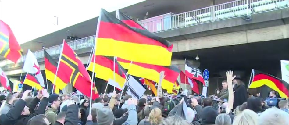 Διαδηλώσεις ακροδεξιών και αριστερών οργανώσεων στην Κολωνία – ΦΩΤΟ