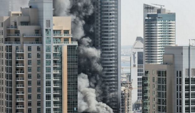 Υπό έλεγχο η μεγάλη φωτιά στο ξενοδοχείο του Ντουμπάι – ΦΩΤΟ