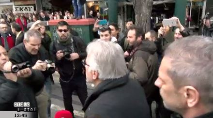 Έδιωξαν τον πρόεδρο της ΓΣΕΕ από την πορεία – ΒΙΝΤΕΟ