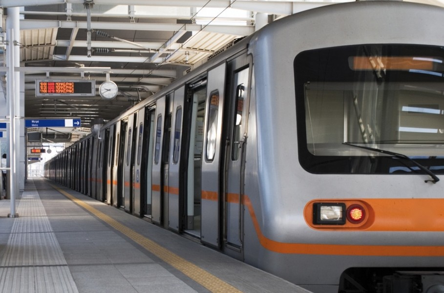 Τρίωρη στάση εργασίας σε μετρό και προαστιακό