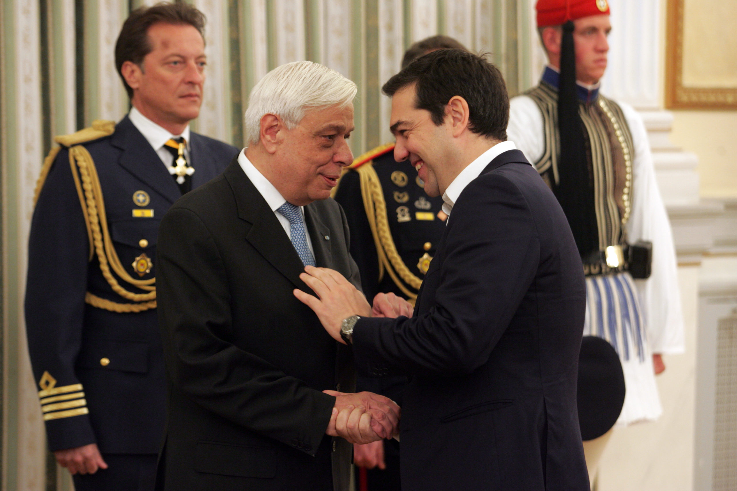 Ο Παυλόπουλος δέχτηκε ευχές από τον Πρωθυπουργό και τους πολιτικούς αρχηγούς – ΦΩΤΟ