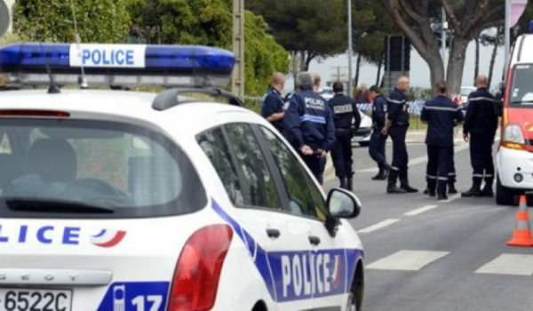 Συναγερμός στο Παρίσι – Νεκρός άγνωστος που επιχείρησε να εισβάλει σε αστυνομικό τμήμα