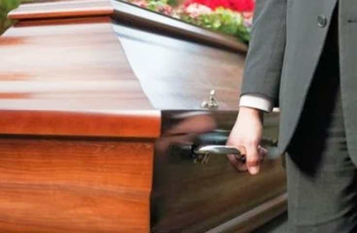 Μακάβριο λάθος: Έδωσαν… άλλο νεκρό στους συγγενείς – Σάλος στην κηδεία