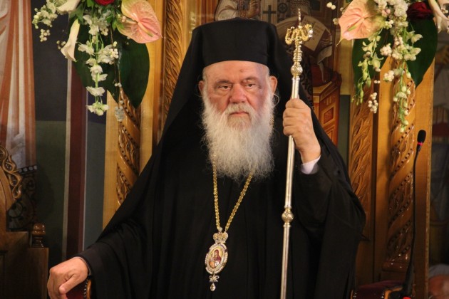 “Ζούμε την αγωνία και την τραγωδία των προσφύγων” τονίζει ο αρχιεπίσκοπος Ιερώνυμος