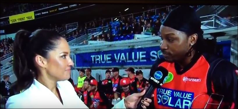 Η αθλητικογράφος του έπαιρνε συνέντευξη και αυτός της πρότεινε… ραντεβού – ΒΙΝΤΕΟ