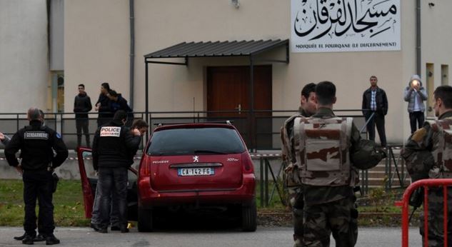 Δεν συνδέεται με τρομοκρατική οργανωση ο άνδρας που επιτέθηκε σε στρατιώτες στη Γαλλία