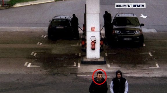 Σε βενζινάδικο εθεάθη ο Αμπντεσλάμ μετά… τη σφαγή στο Παρίσι – ΦΩΤΟ – ΒΙΝΤΕΟ