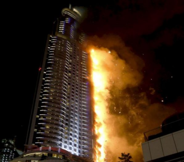 Ντουμπάι – Κρεμάστηκε από τον 48ο όροφο για να γλιτώσει από την πυρκαγιά