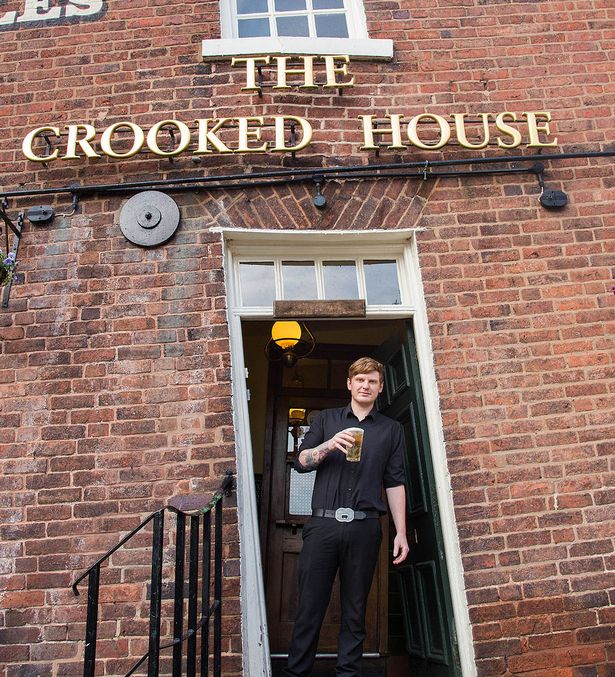 perierga.gr - Η “μεθυσμένη” παμπ της Βρετανίας! perierga.gr - Η “μεθυσμένη” παμπ της Βρετανίας!