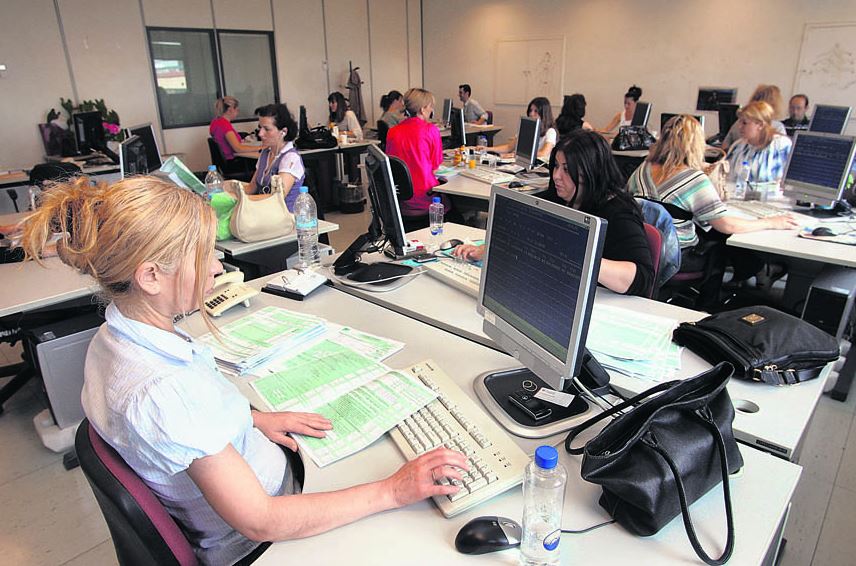 Δέκα παγίδες στο ασφαλιστικό για 650.000 δημοσίους υπαλλήλους