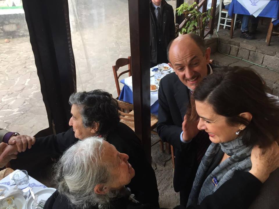 Η Μπολντρίνι φόρεσε σωσίβιο ως φόρο τιμής στους πρόσφυγες – ΦΩΤΟ