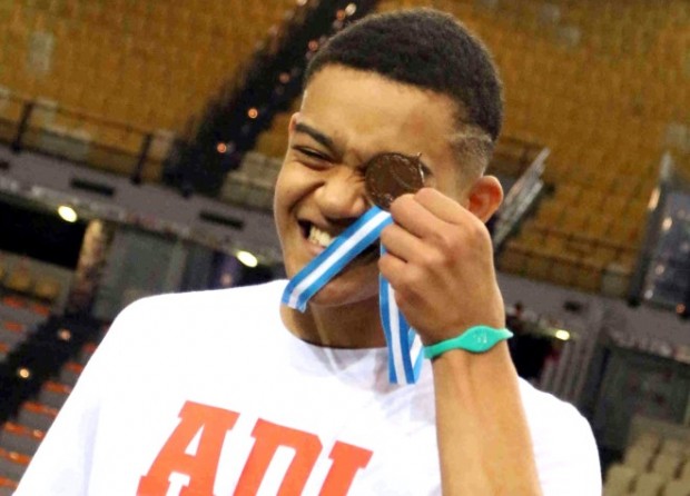 Παγκόσμιο ρεκόρ από τον Καραλή στο επί κοντώ – ΒΙΝΤΕΟ