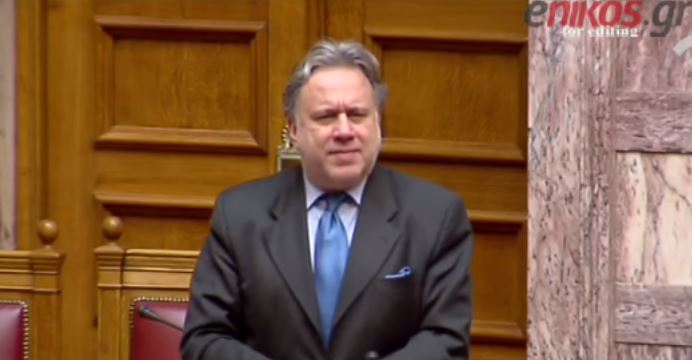 Κατρούγκαλος: Η μαγκούρα του Γκόρτσου δεν είναι σύμβολο Δημοκρατίας – ΒΙΝΤΕΟ