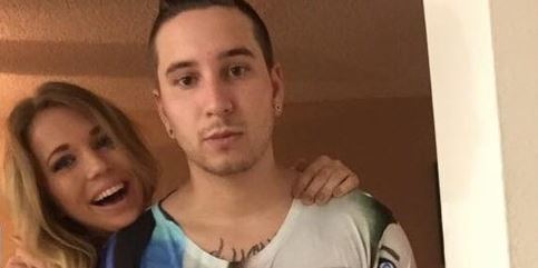 Η μπλούζα που φοράς και δεν σε πλησιάζει καμία γυναίκα – ΦΩΤΟ