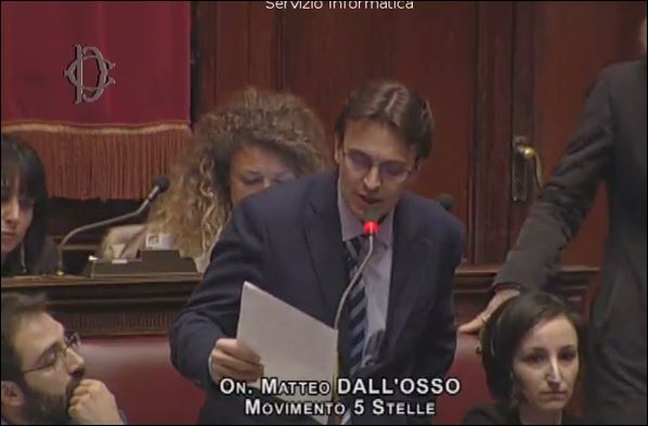 Η “τιμωρία” του αντιπροέδρου της ιταλικής Γερουσίας για τον κοινωνικό ρατσισμό που επέδειξε – ΒΙΝΤΕΟ