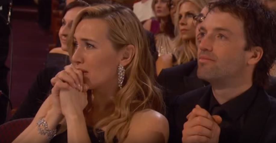 Συγκινήθηκε η Κέιτ Γουίνσλετ με το Όσκαρ του Ντι Κάπριο – ΒΙΝΤΕΟ