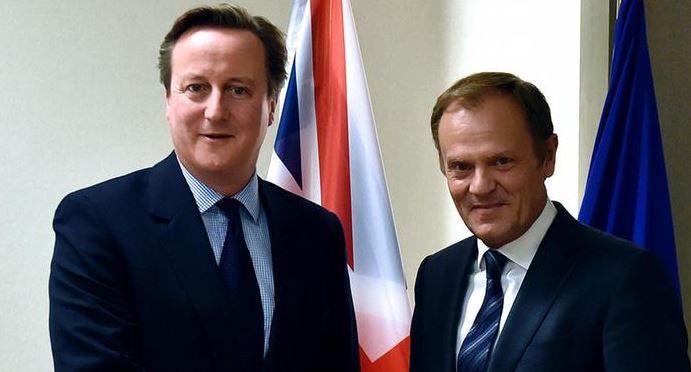 «Δεν υπήρξε ακόμα συμφωνία» το μήνυμα Τουσκ για τη συνάντησή με Κάμερον