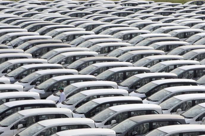 Στην «κόψη του ξυραφιού» η ελληνική αγορά ΙΧ το 2016